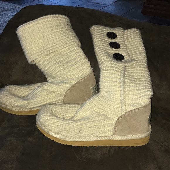 white knit boots